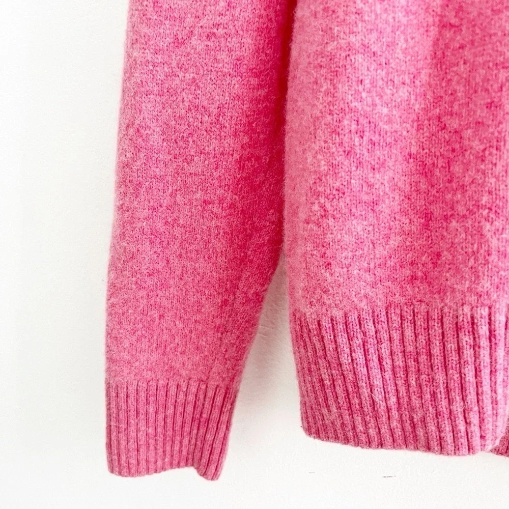 H&M Pink Sweater Medium Crew Neck Long Sleeve Ribbed Hem bubble pink NWOT - Picture 9 of 10